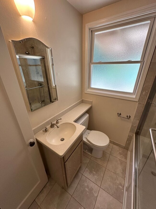 Building Photo - Cute Benicia Single Family Home 2 Bedroom and 1 Bathroom