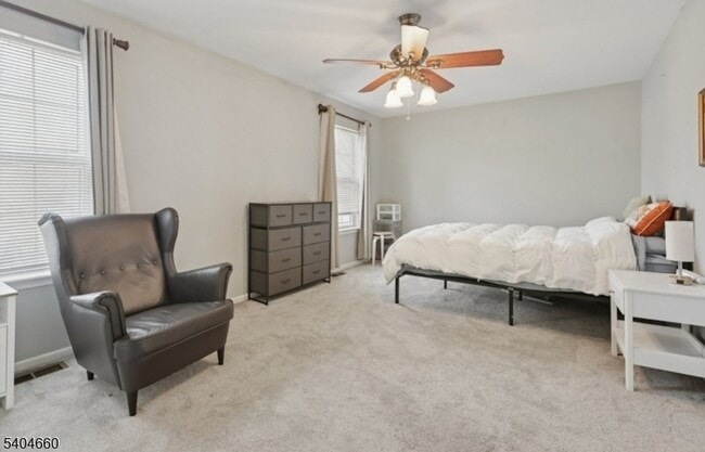 Building Photo - 360 Cotswold Pl