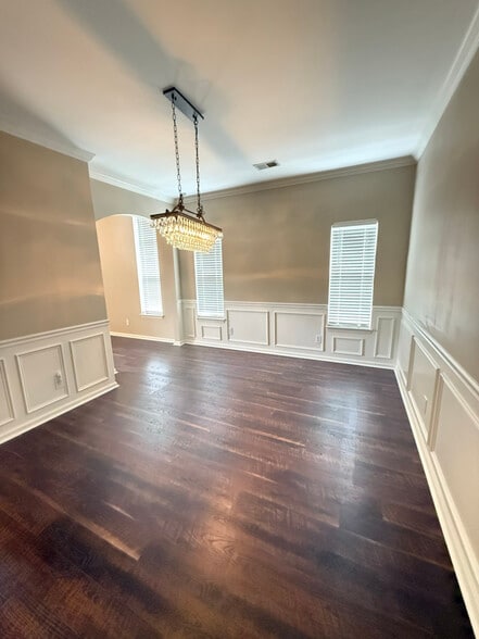Building Photo - 1811 Deer Valley Ln