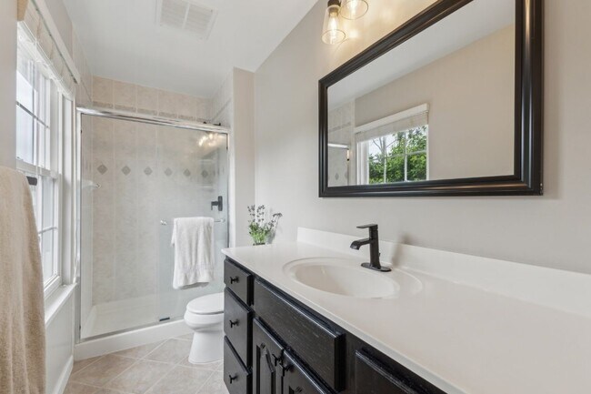 Building Photo - 5433 Braddock Ridge Dr