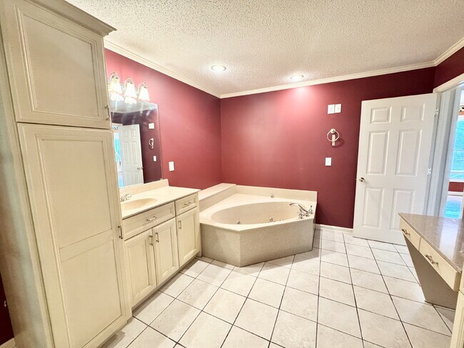Building Photo - 3 bedroom home in Westminster