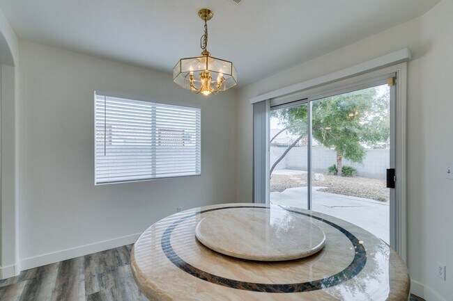 Building Photo - Single story home - NO HOA