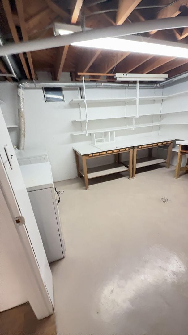 Building Photo - 1374 Maple Dr