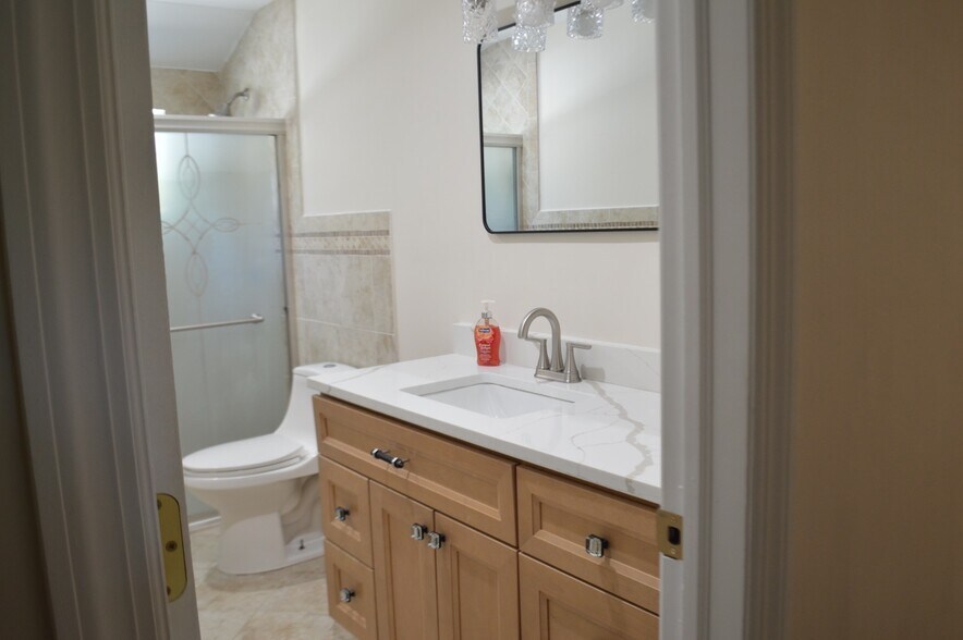 Bathroom - 44 Lake Ter