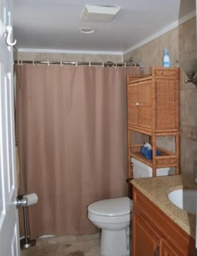 Tiled Bathroom - 3312 Ocean Ave