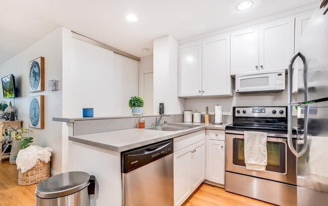Building Photo - "Chic 1-Bed Sanctuary with Marble Touches ...