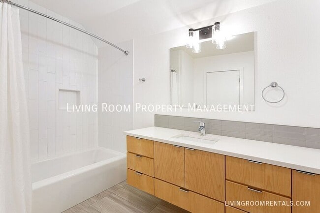 Building Photo - 4863 NE Going St