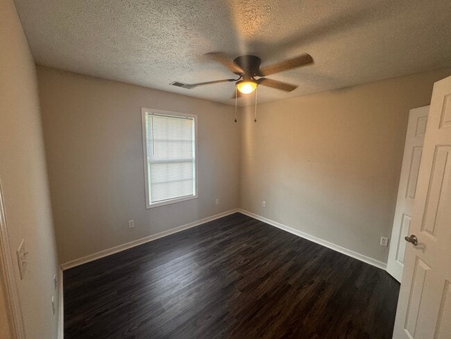 Building Photo - Williams Rd. Apartments