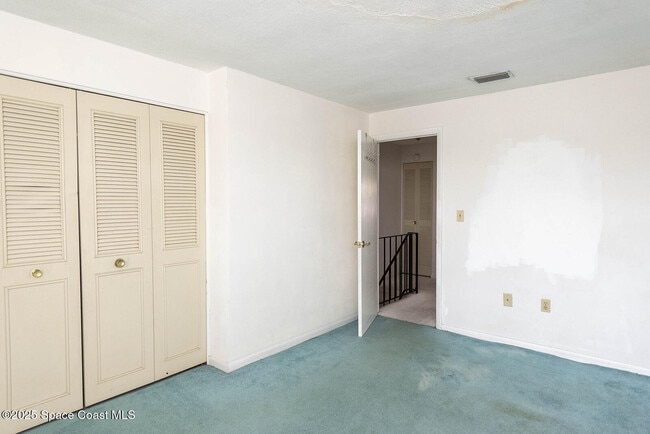 Building Photo - 2511 Country Club Dr