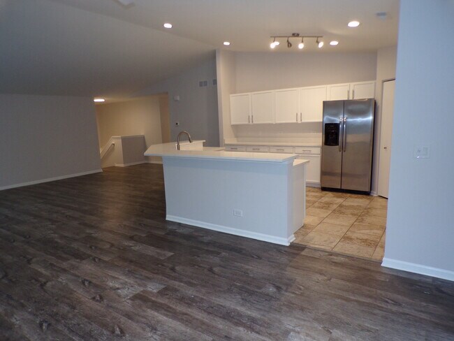 Building Photo - 1595 Millbrook Dr