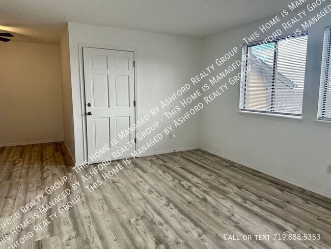 Building Photo - 1120 Yuma St