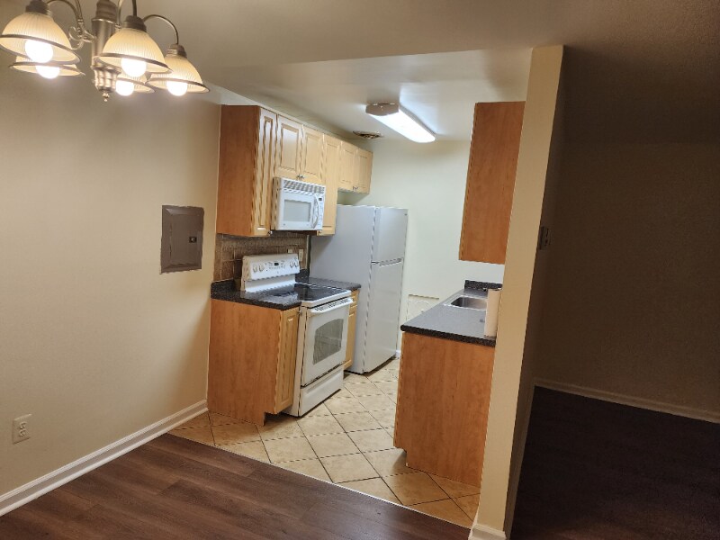 Building Photo - 1005 Chillum Rd