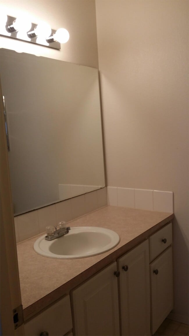 Building Photo - 1656 Kennedy Pl