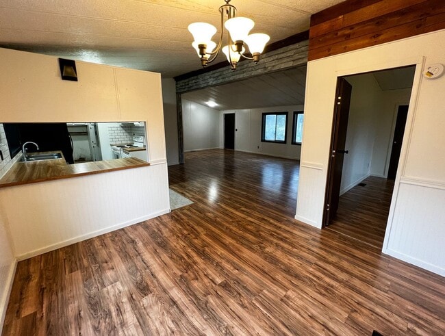 Building Photo - 8822 Holmquist Rd SE