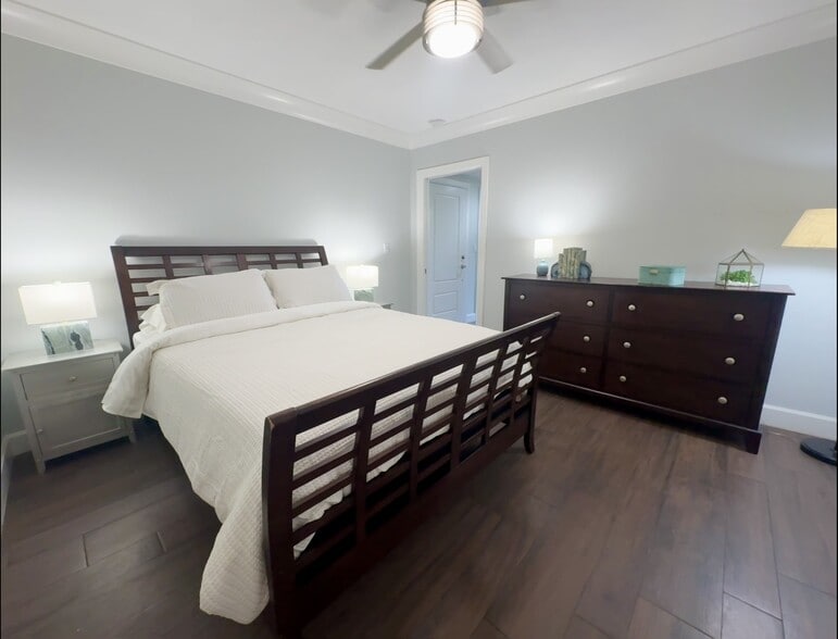 Dual night stands and modern stone lamps - 15 S Golfview Rd