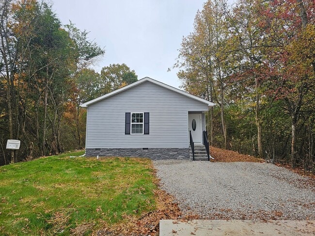Building Photo - Charming 3 Bedroom Home in Tullahoma!