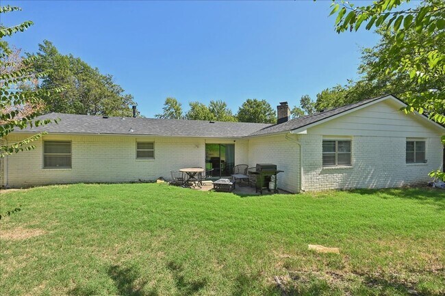 Building Photo - 5752 S 80th E Ave