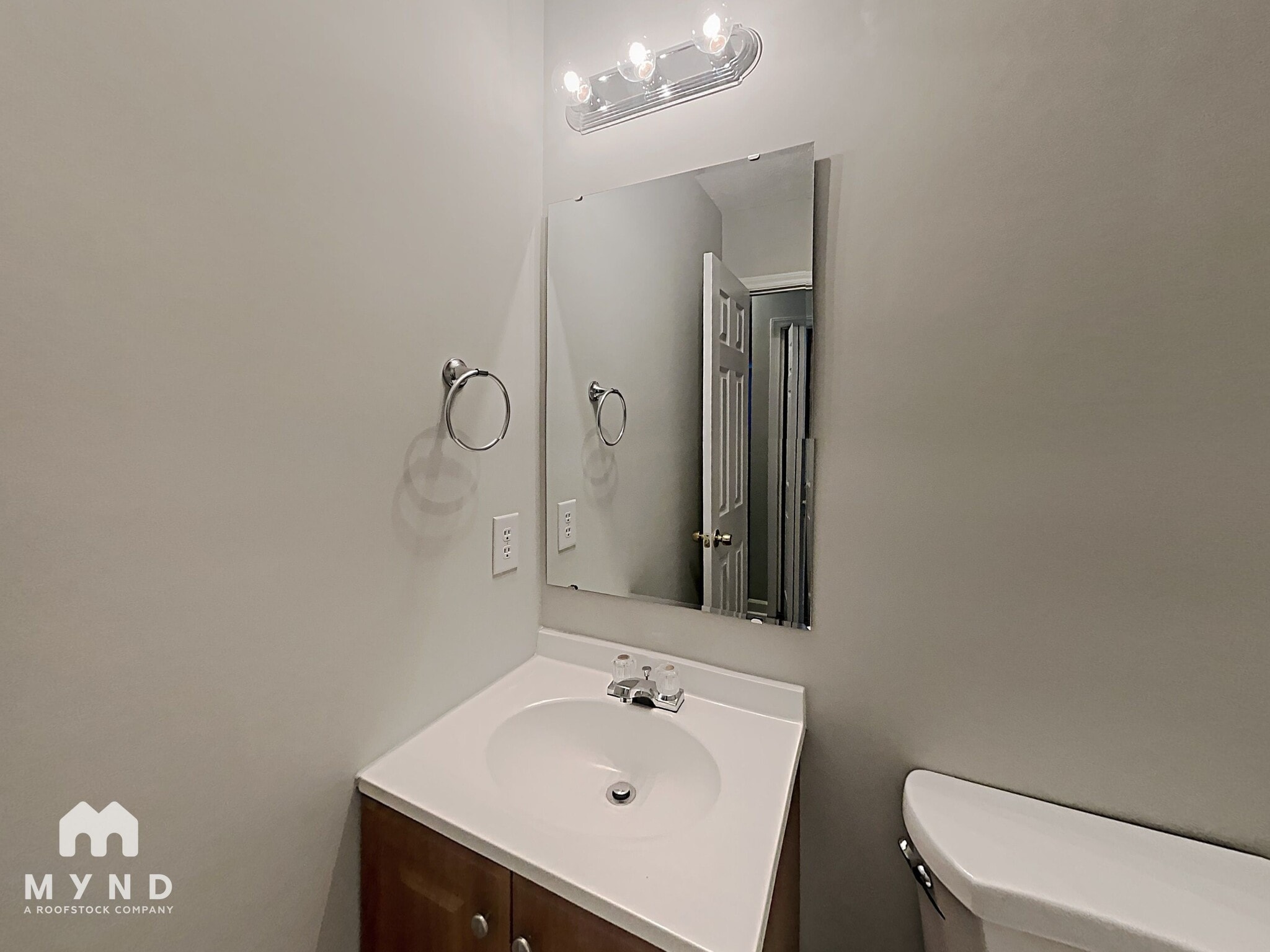 Building Photo - 3408 Redstones Rd