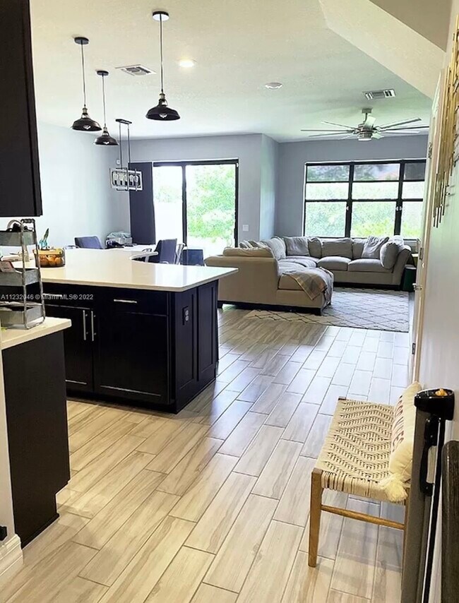 Building Photo - 4689 Eventing St