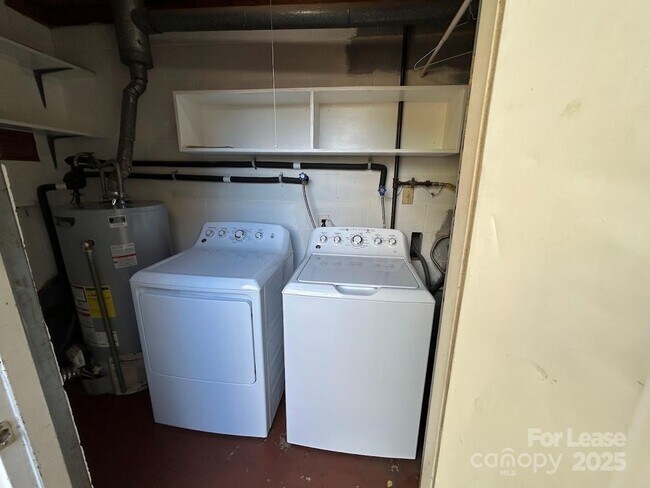 Building Photo - 3312 Circles End Cir