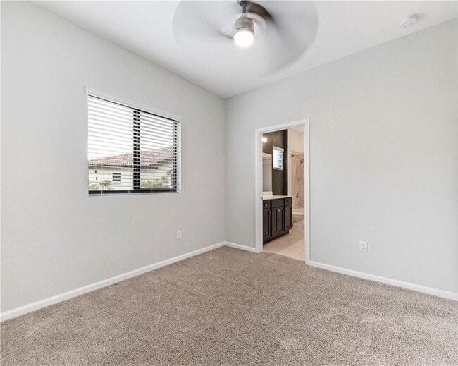 Building Photo - 4230 N Dixie Hwy