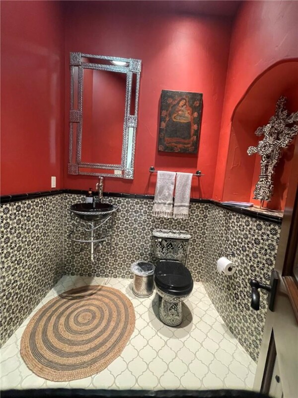 Building Photo - 56145 Village Dr