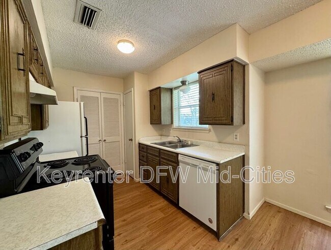 Building Photo - 338 Beatty Dr