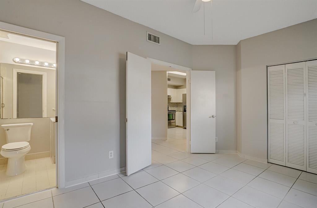 Building Photo - 401 SW 158th Ter