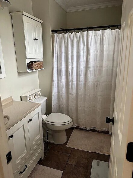 Building Photo - 8145 Iris Dr