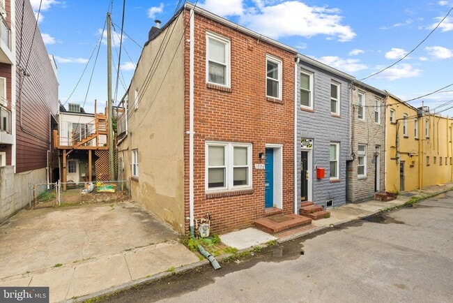 Building Photo - 1006 S Belnord Ave