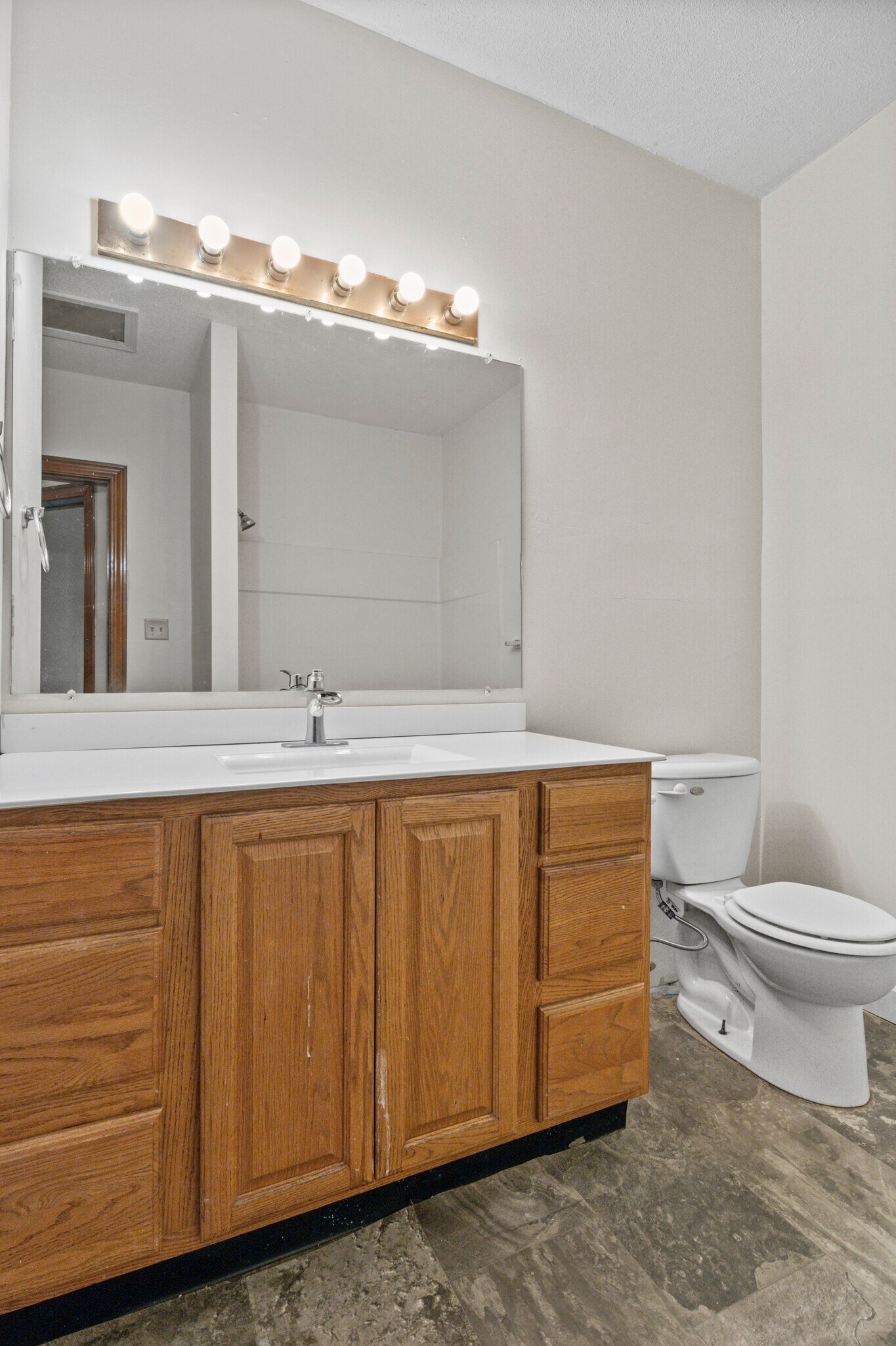 Building Photo - 2219 S Elm St