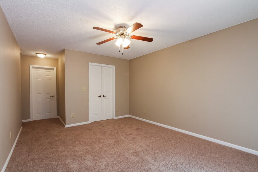 Building Photo - 7134 Karst Ct