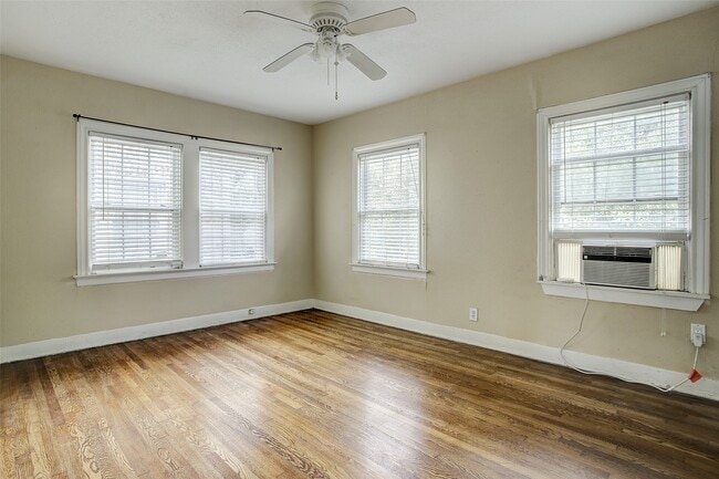 Building Photo - 1935 Richmond Ave