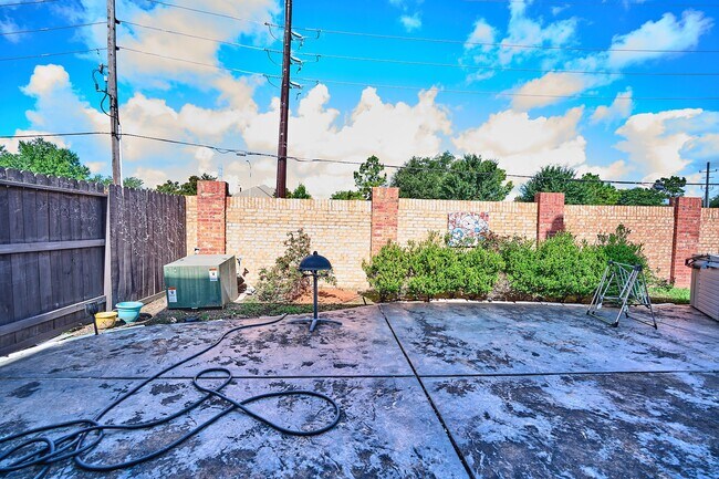 Building Photo - 3618 Burning Palms Ct