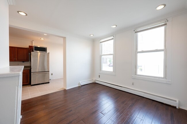 Building Photo - 48 Ravine Ave