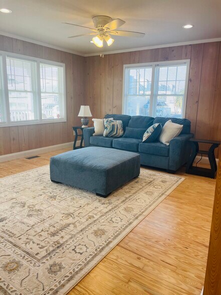 Livingroom - 101 Lumina Ave N