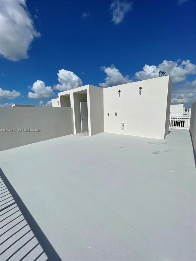 Building Photo - 25806 SW 144th Ct