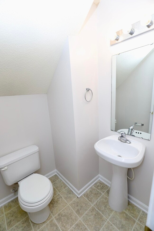 Building Photo - 1749 Mossberg Dr