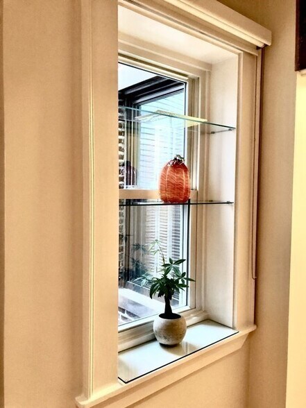 Building Photo - 7 Auburn St