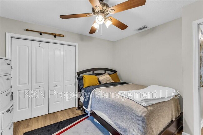 Building Photo - 7317 Leghorn St