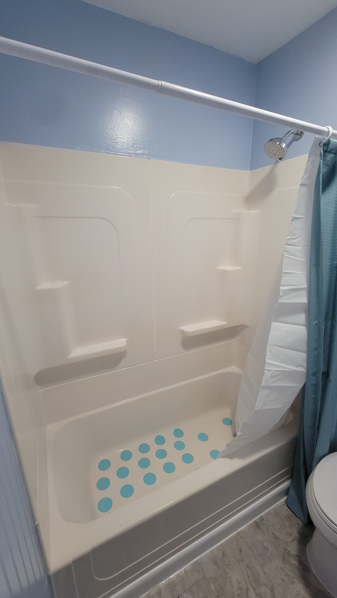 Building Photo - 402 Hartwell Ave