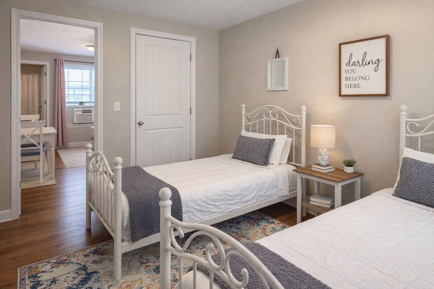 Building Photo - 905 Hill St