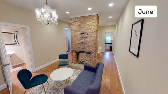 Building Photo - ROOM ONLY in 8-bed/3.5-bath Home
