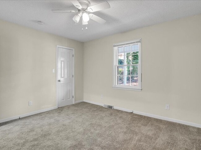 Building Photo - 109 Elcon Dr