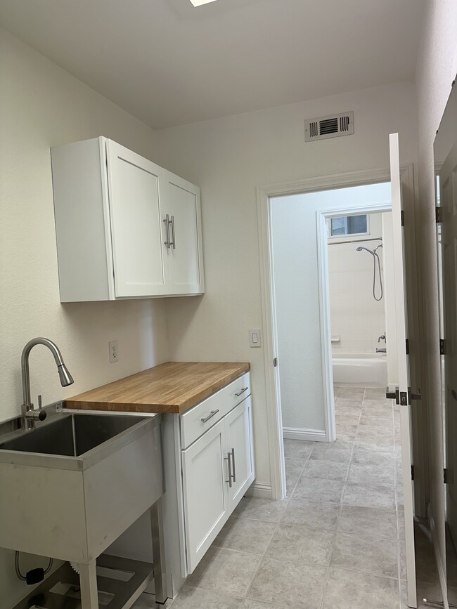 Building Photo - 32795 Valentino Way