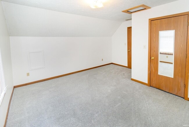 Building Photo - 3325 Claremont Ave