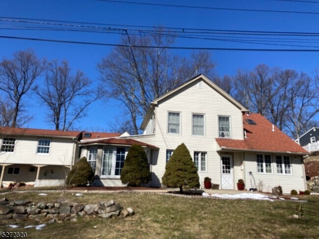 Primary Photo - 748 Green St