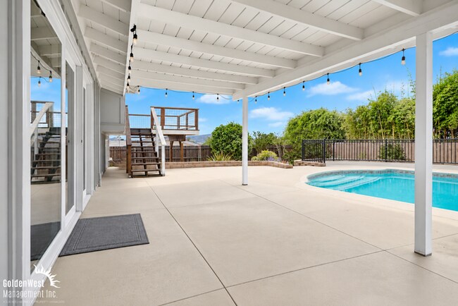 Building Photo - Beautifully Updated 4Bdm 3Ba Home with Private Pool & 2-Car Garage in Mount Helix!