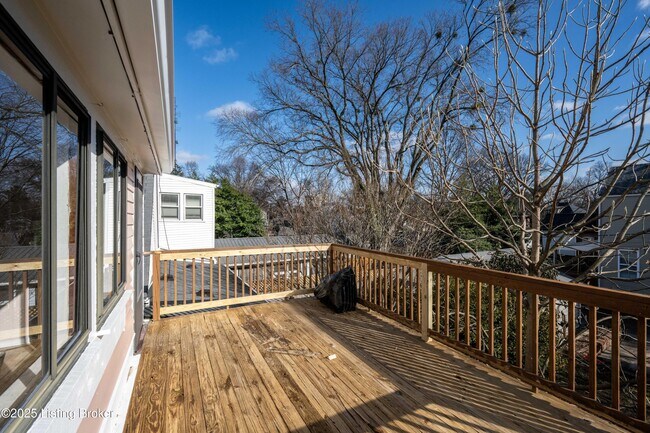 Building Photo - 1704 Rosewood Ave