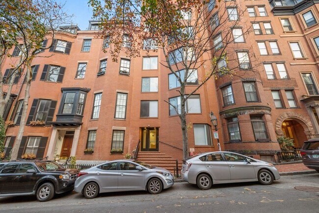 Building Photo - 32 Hancock St